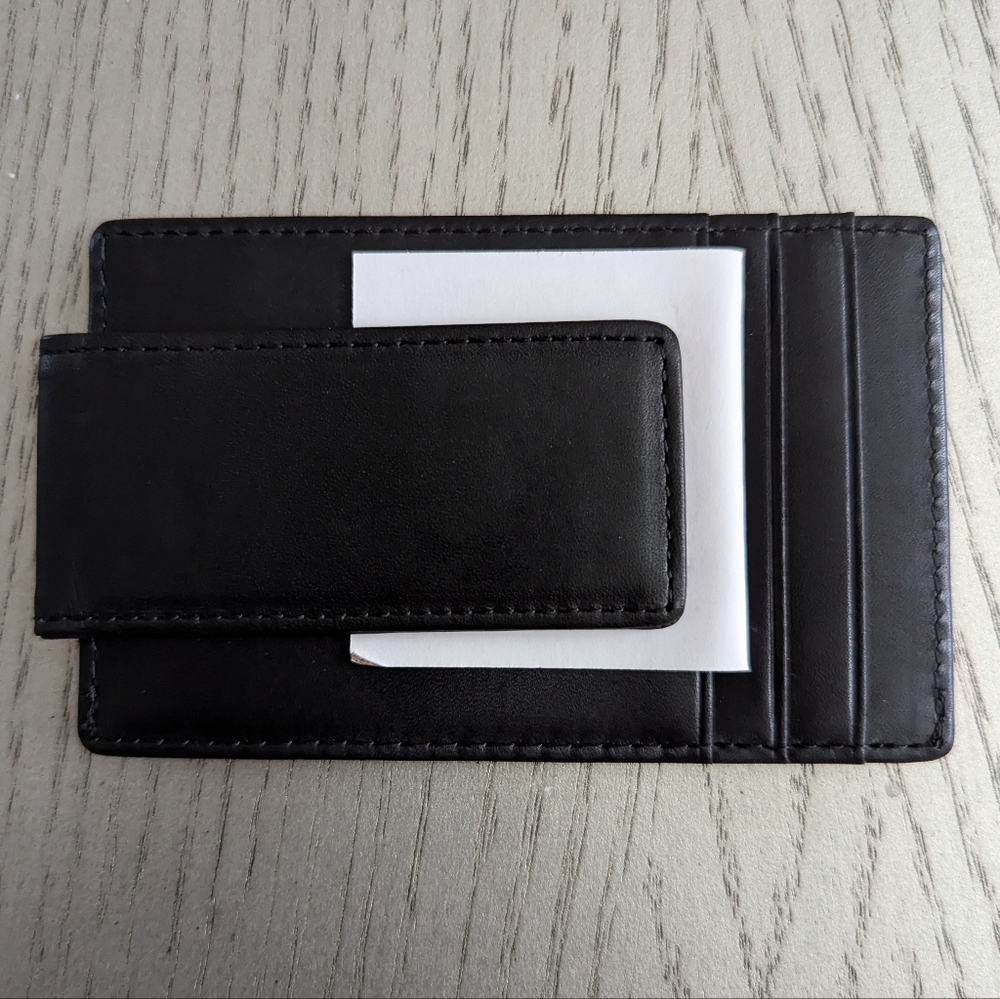 Men's Amazon Essentials Magnetic closure Wallet